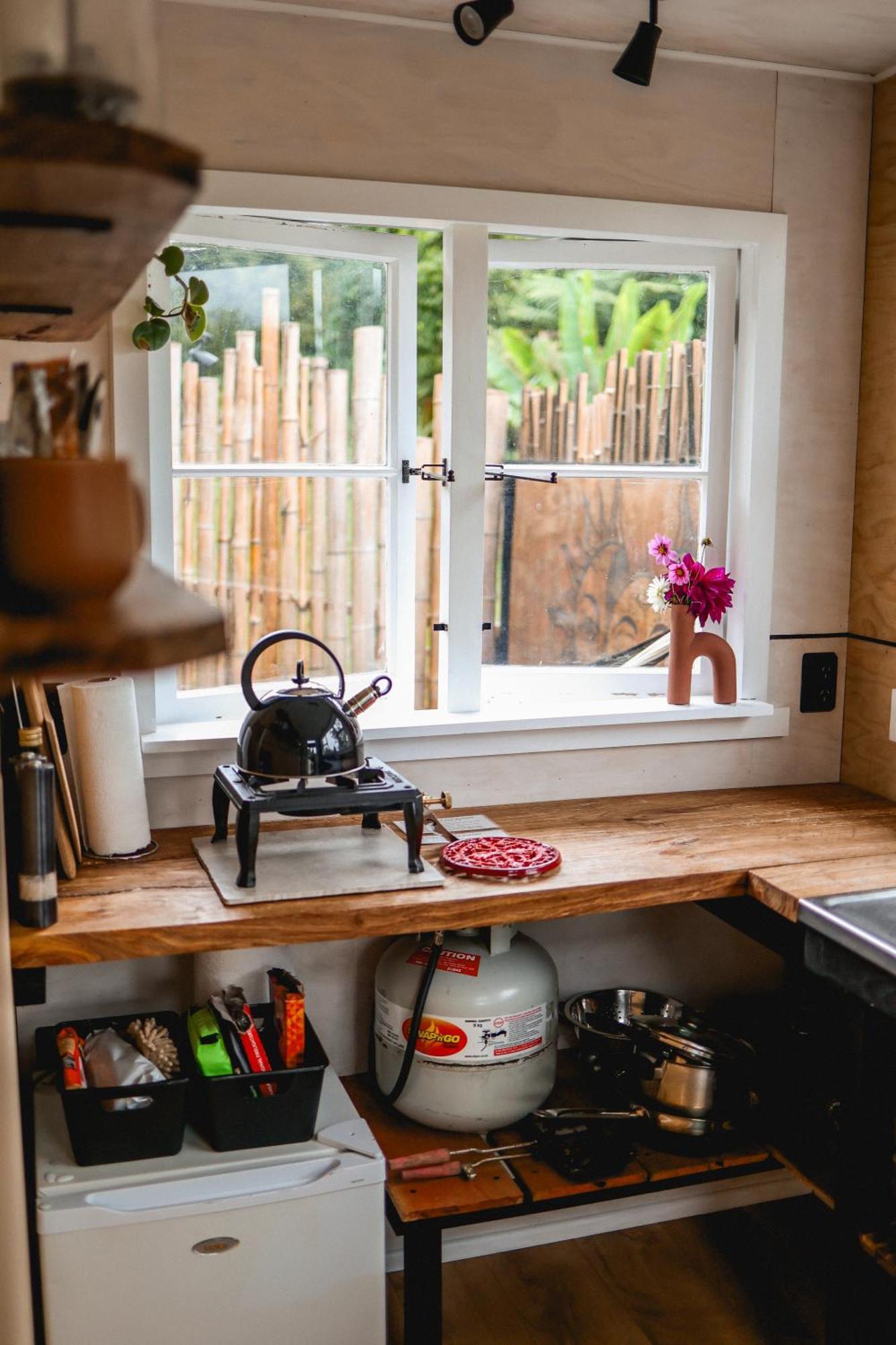 Kaitake Kabana - Unique, Off-Grid, Studio Retreat Oakura Zewnętrze zdjęcie