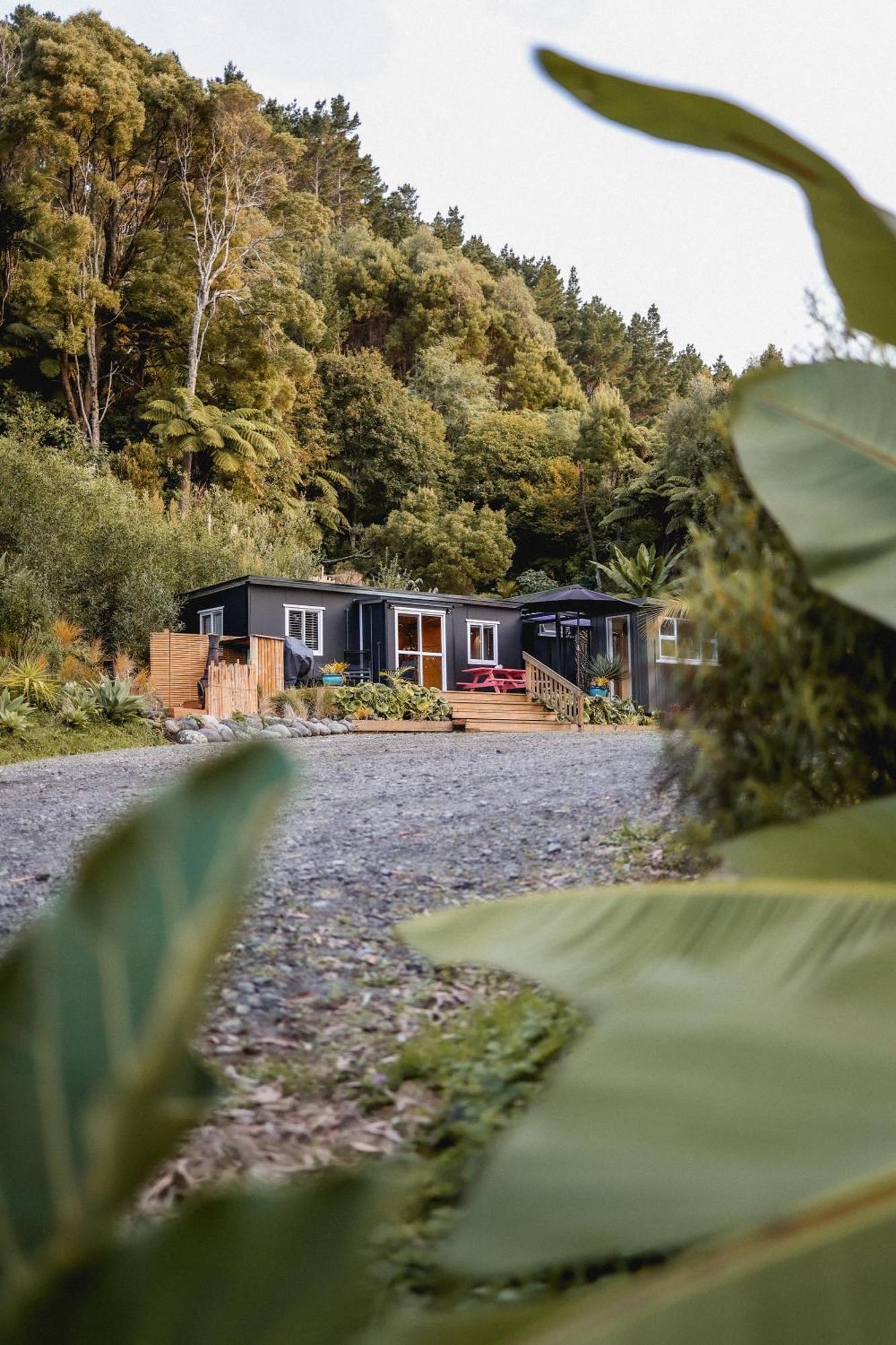 Kaitake Kabana - Unique, Off-Grid, Studio Retreat Oakura Zewnętrze zdjęcie