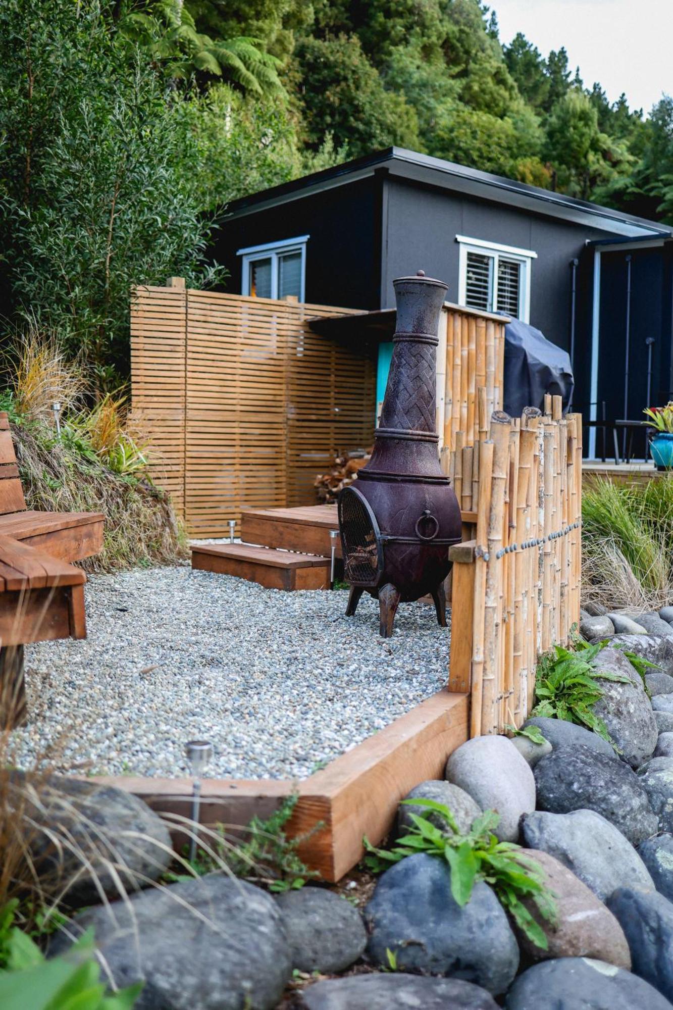 Kaitake Kabana - Unique, Off-Grid, Studio Retreat Oakura Zewnętrze zdjęcie