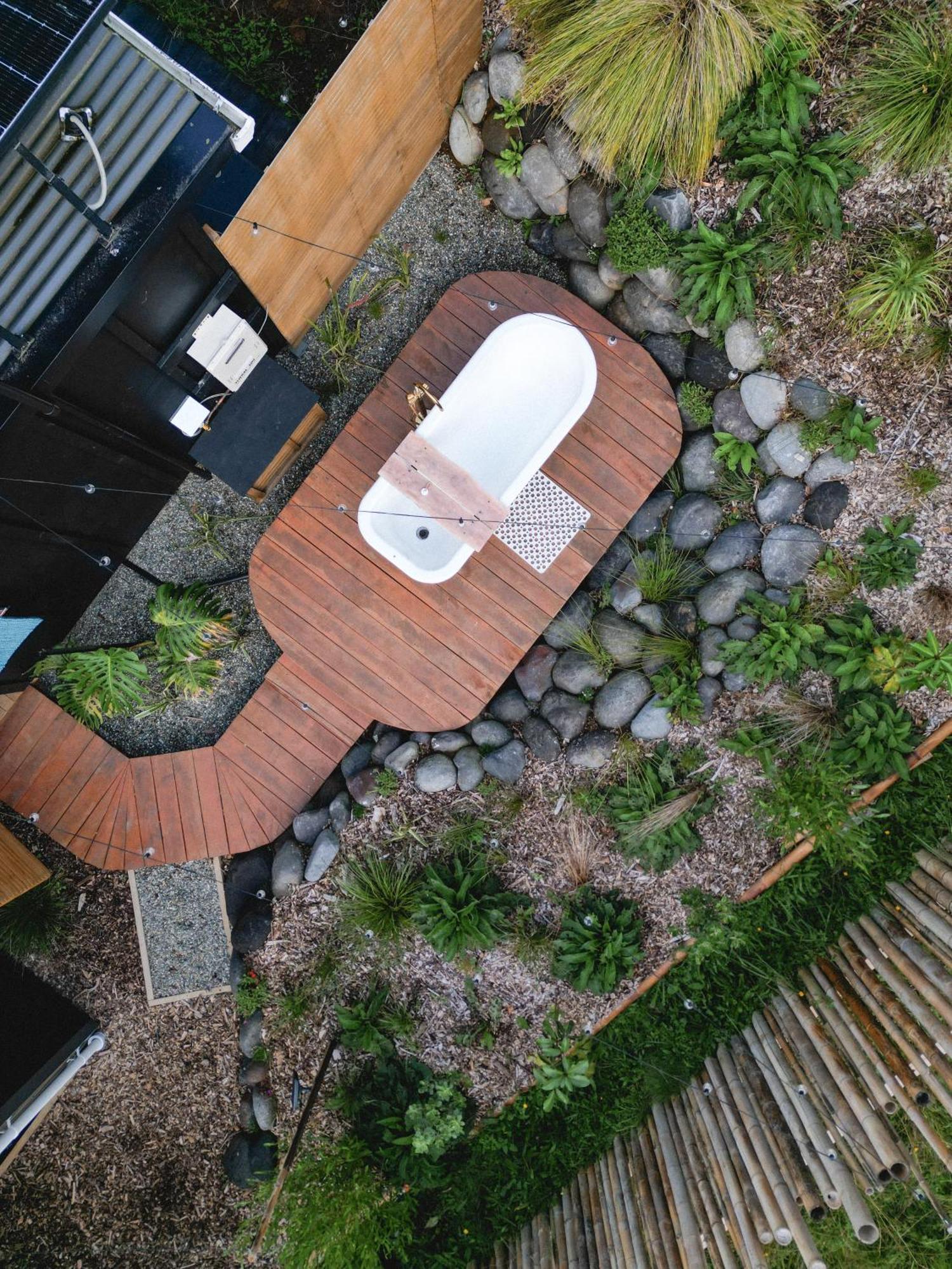 Kaitake Kabana - Unique, Off-Grid, Studio Retreat Oakura Zewnętrze zdjęcie